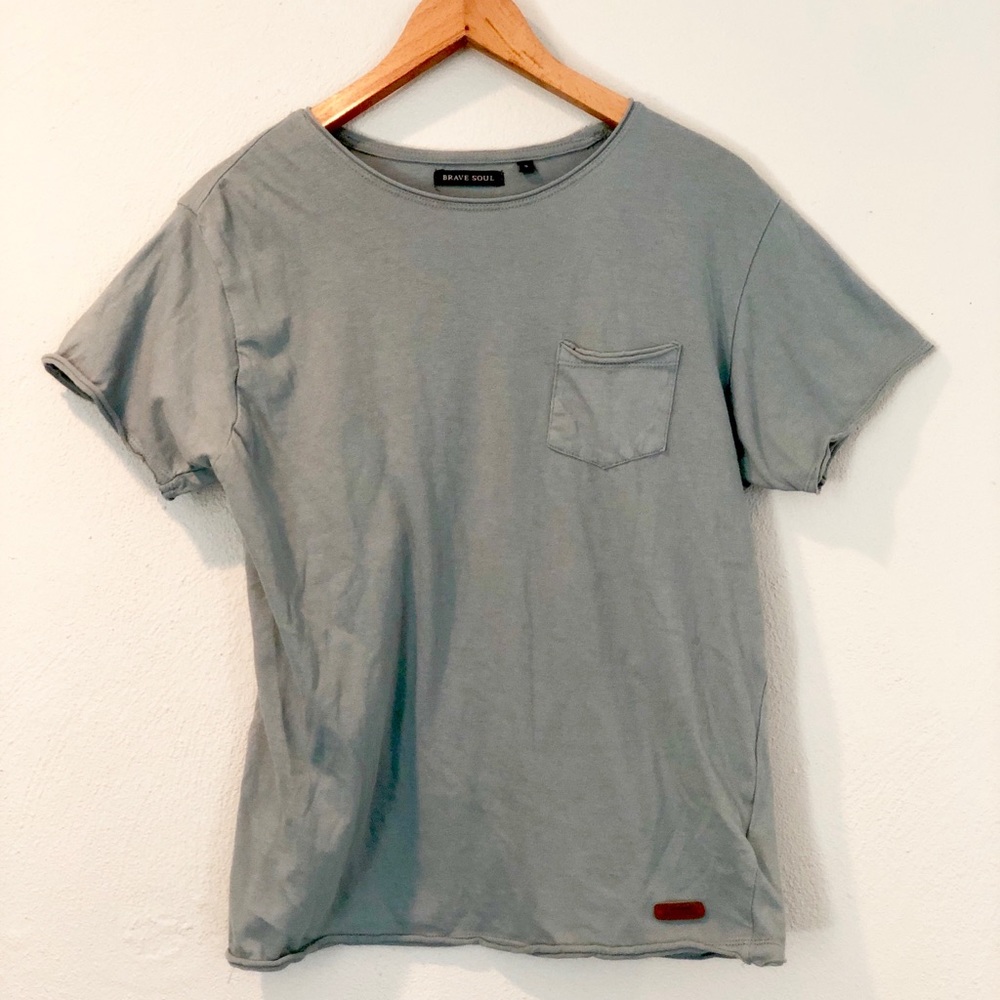 •• Anthropologie •• BRAVE SOUL T-shirt in gray
